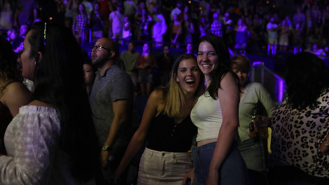 Boom crowd